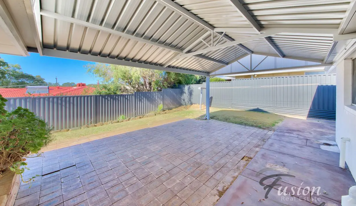 uploads1644974867696-gfgx0dmgpn6-9da9e66832583fb1006ba041767d358710-Brandon-Crt-Duncraig-01-17