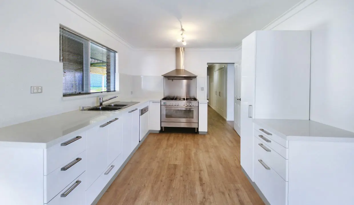 uploads1652062960054-qkxjldc2ikq-de947eb77dd76f09ee72e077fb661b3911-Gosse-Rd-Padbury-016-2