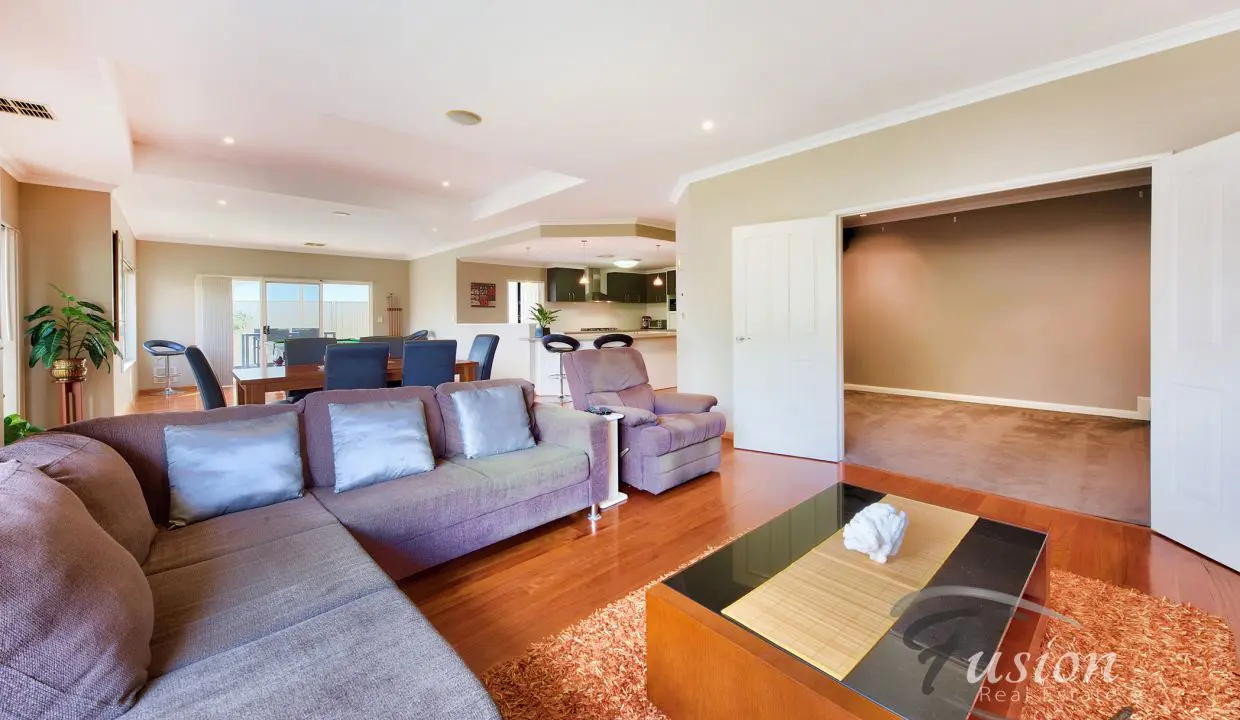 uploads1659416987625-mgvqffaf768-2d7c6575217540a7e02395dab21e092810A-Poimena-St-Kingsley-9