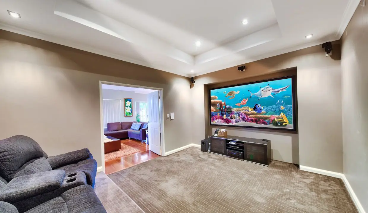 uploads1659416987640-c3dxpz2upk-2d7c6575217540a7e02395dab21e092810A-Poimena-St-Kingsley-18