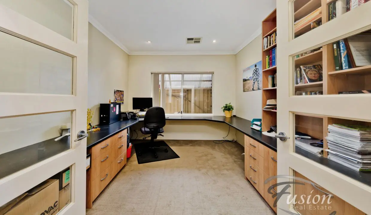 uploads1659416987653-zb9grsc4rpm-2d7c6575217540a7e02395dab21e092810A-Poimena-St-Kingsley-27