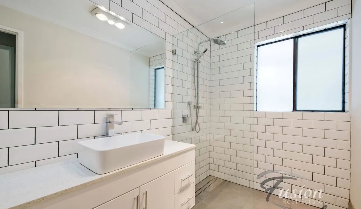 uploads1678253726429-oji55fox2h-5d2ab8abc5130dd539047d1170ca81ffFusion-RE-6-Mitchell-Pl-PADBURY-10