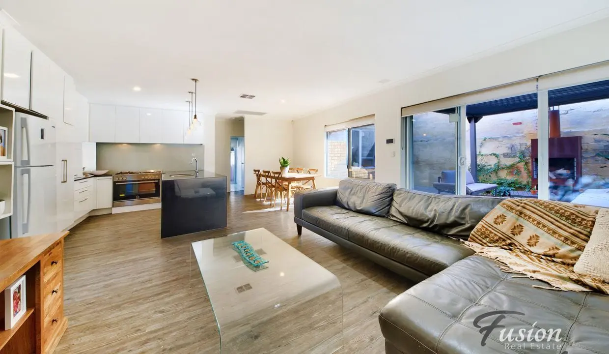 uploads1684388669356-cgjrdf88uyo-b0ccae3b8f67632a477177470721f80b2-69-Stanley-st-Scarborough-023