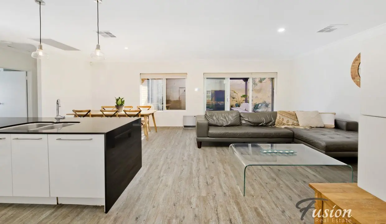 uploads1684389170981-x6zw6lcb9r9-b0ccae3b8f67632a477177470721f80b2-69-Stanley-st-Scarborough-034