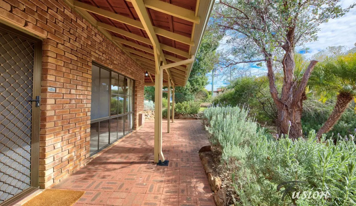 uploads1689735149422-s24m3nnyc6i-85e3e539f67fa4d36e39f27eb7d1da41Fusion-Real-Estate-10-Bernard-Manning-Drive-Duncraig-3