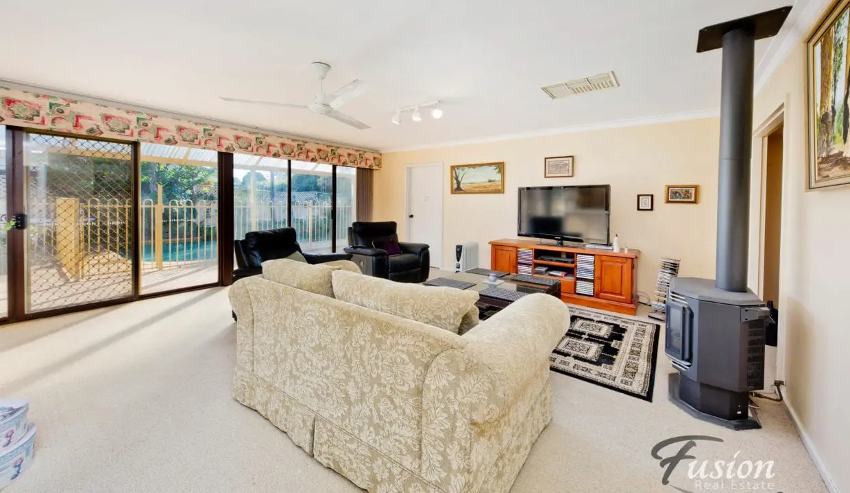 uploads1691388371801-fv6qr3m9uut-9b9dd500a082e72bdb2270f6c9cbbb005.-Living