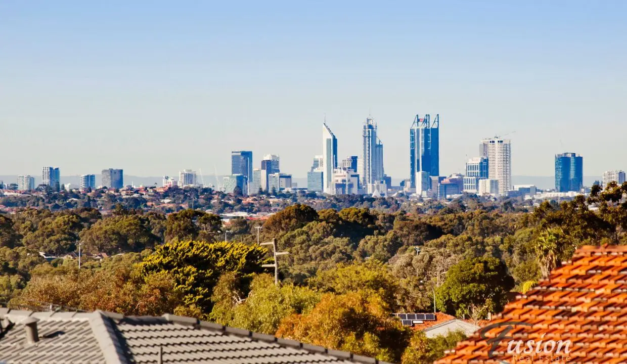 uploads1691388371821-204yya2smrw-9b9dd500a082e72bdb2270f6c9cbbb0018.-Upstairs-City-View