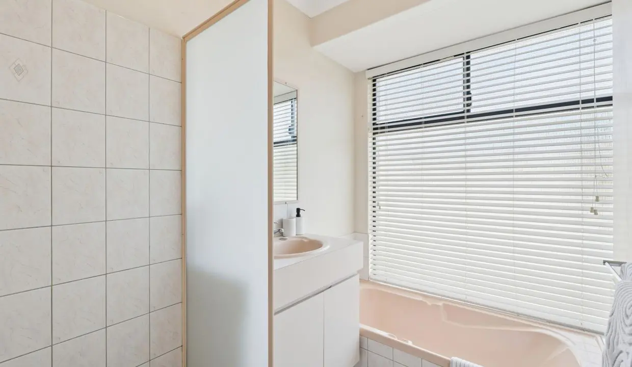 uploads1764209359692-klwtl5xt0l9-55afba0a651d89e8df31877787cefc7721